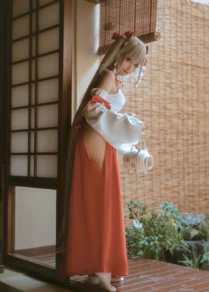 欧美美女口红_电视剧完整版在线观看